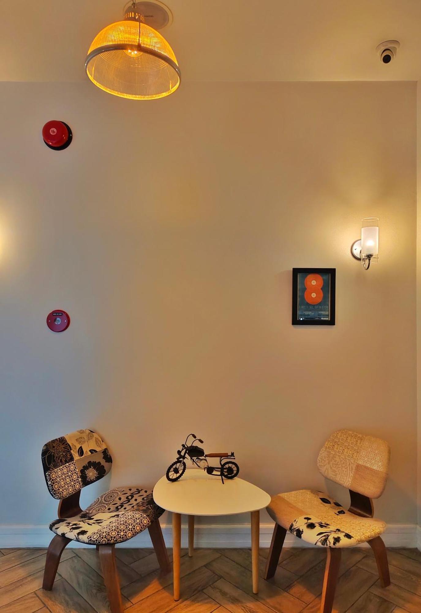 Voss Condominium Quezon City Esterno foto