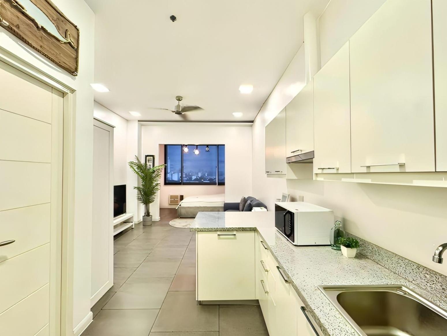 Voss Condominium Quezon City Esterno foto